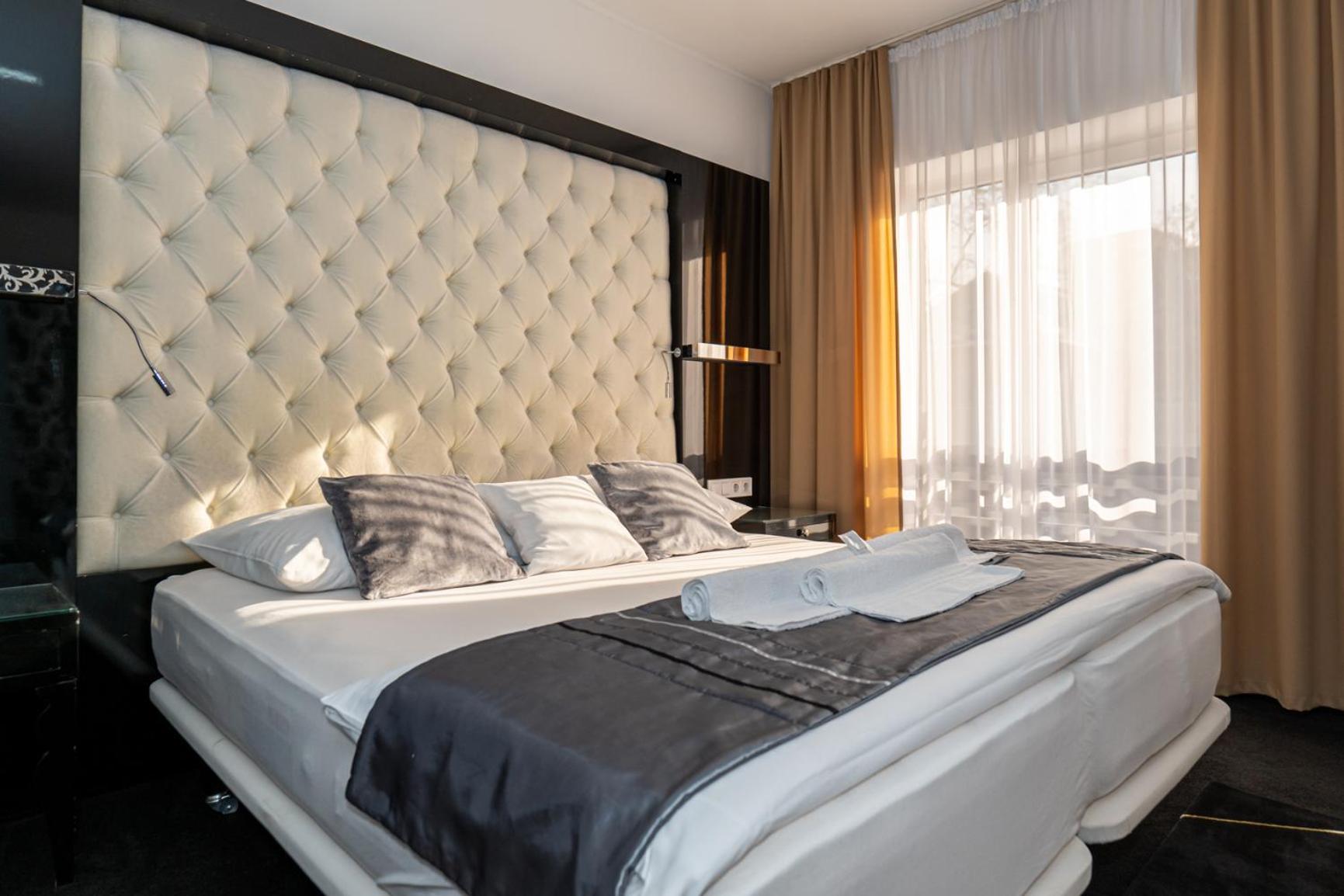 Titan Centrum Apartman นีเรกฮาซา ภายนอก รูปภาพ